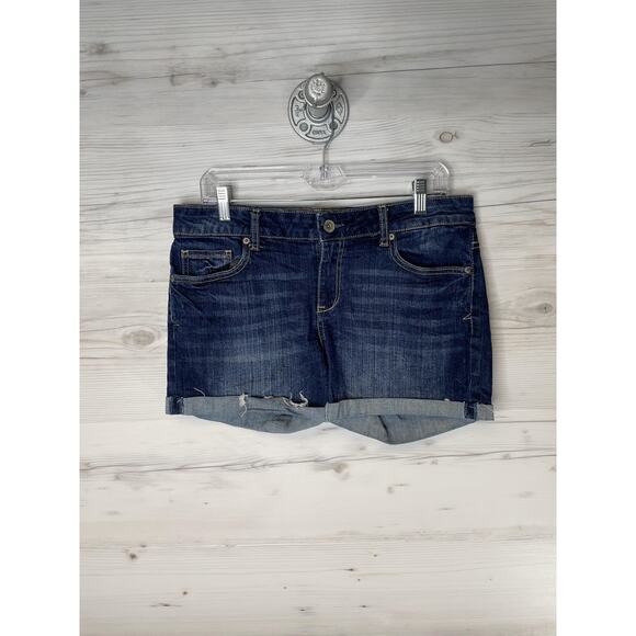 Aeropostale Shorts Womens 10 Blue Denim Boyfriend Distressed Cuffed 5 Pocket - Picture 1 of 11